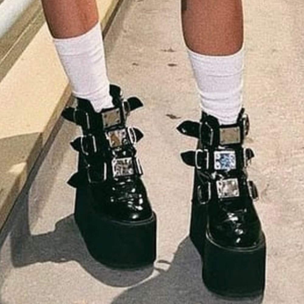 DEMONIA SWI105/B Wedge Platform Punk Goth Buckle Straps , Ankle Boots - size 5